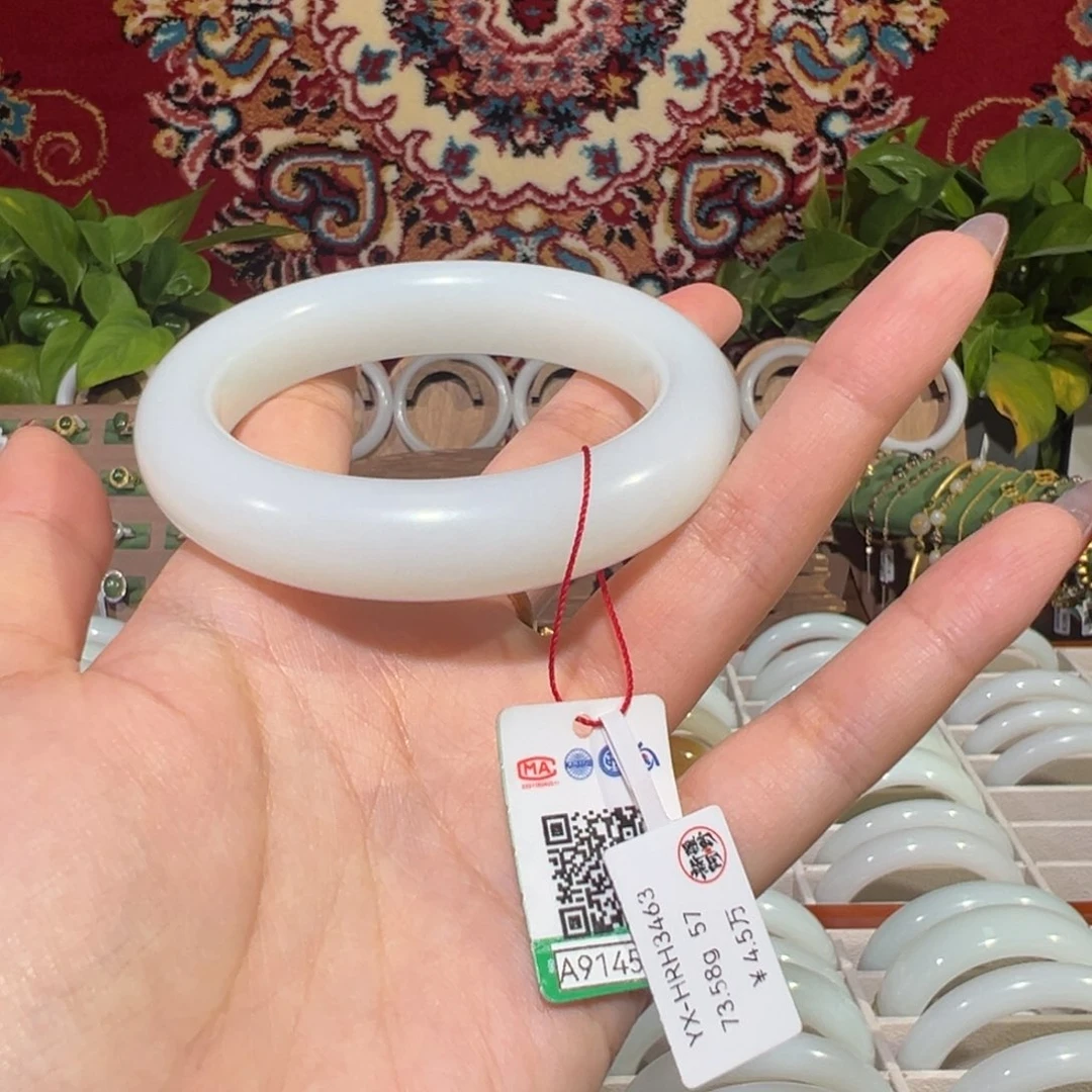 和田玉手镯未镶嵌新疆羊脂白玉