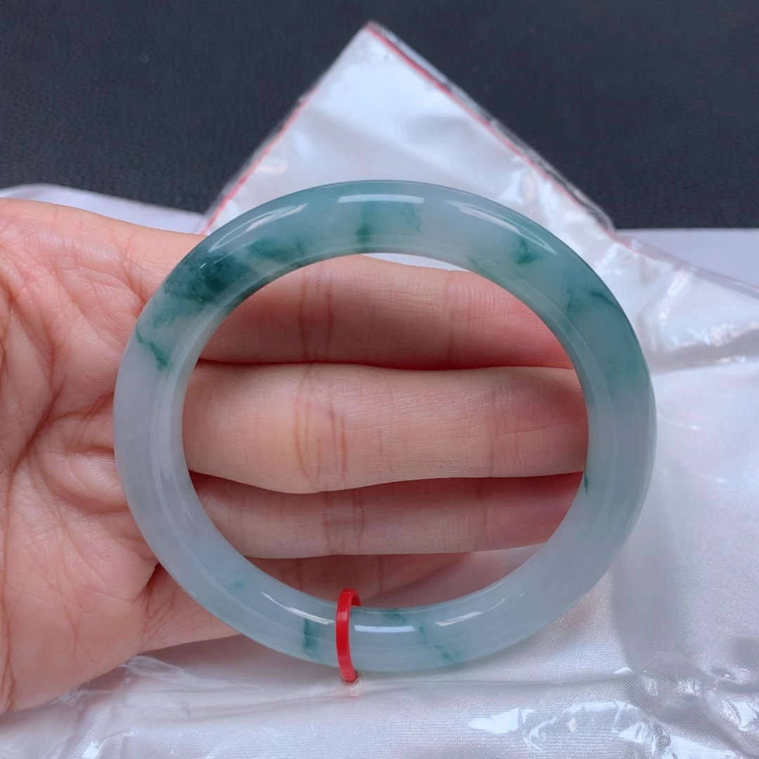 翡翠手镯未镶嵌天然