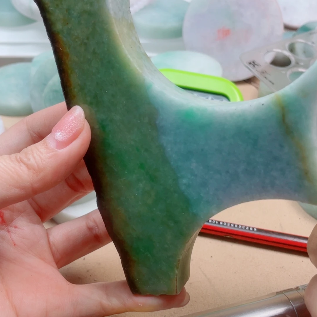 翡翠未镶嵌颈饰008、