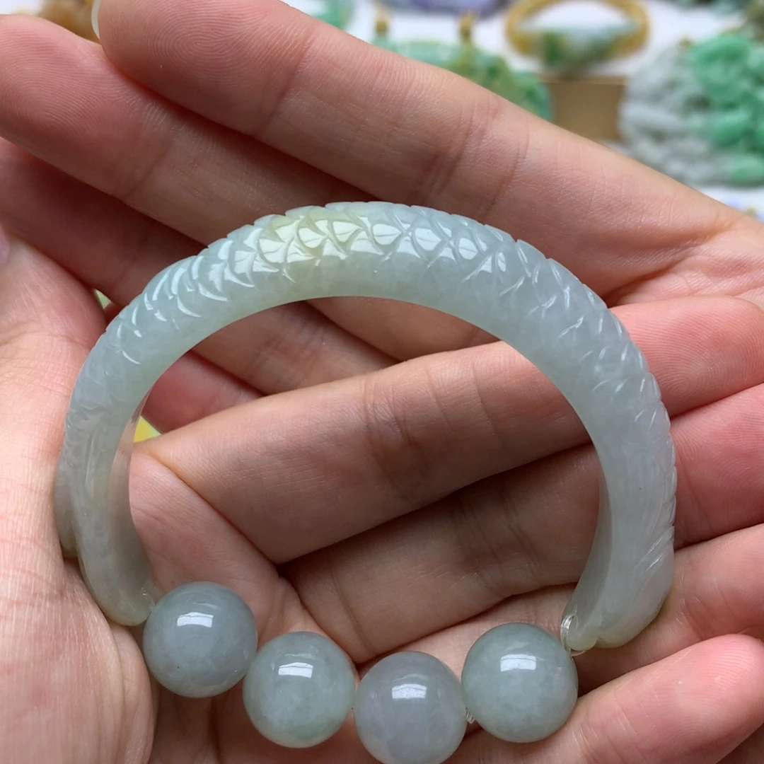 翡翠未镶嵌颈饰翡翠