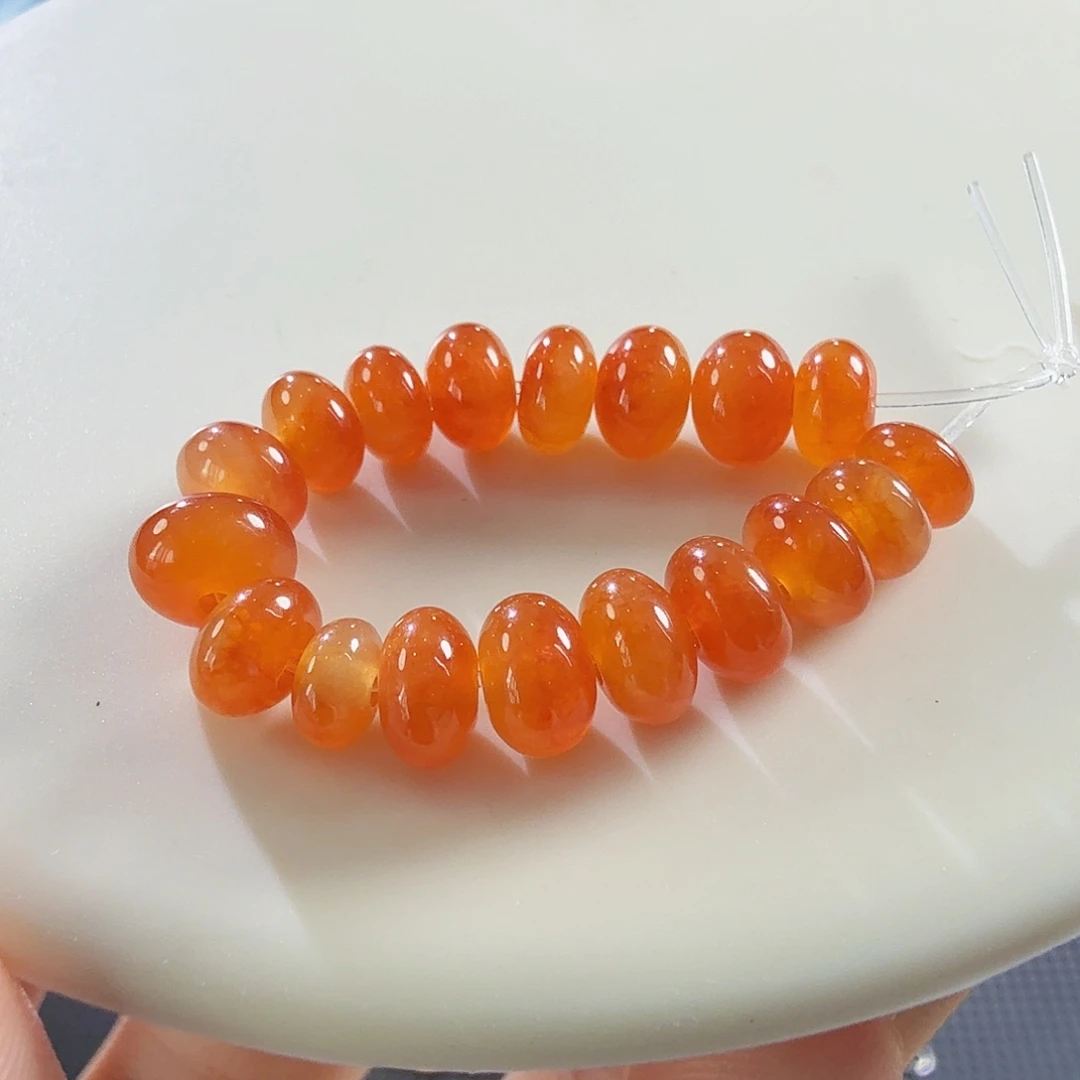 翡翠未镶嵌颈饰锦鲤色