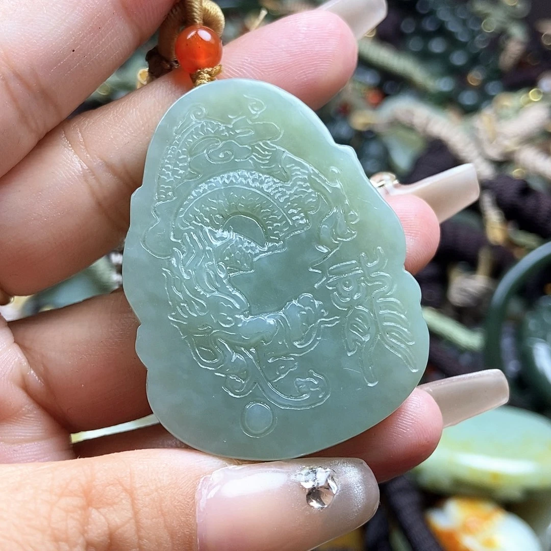 和田玉未镶嵌颈饰双面