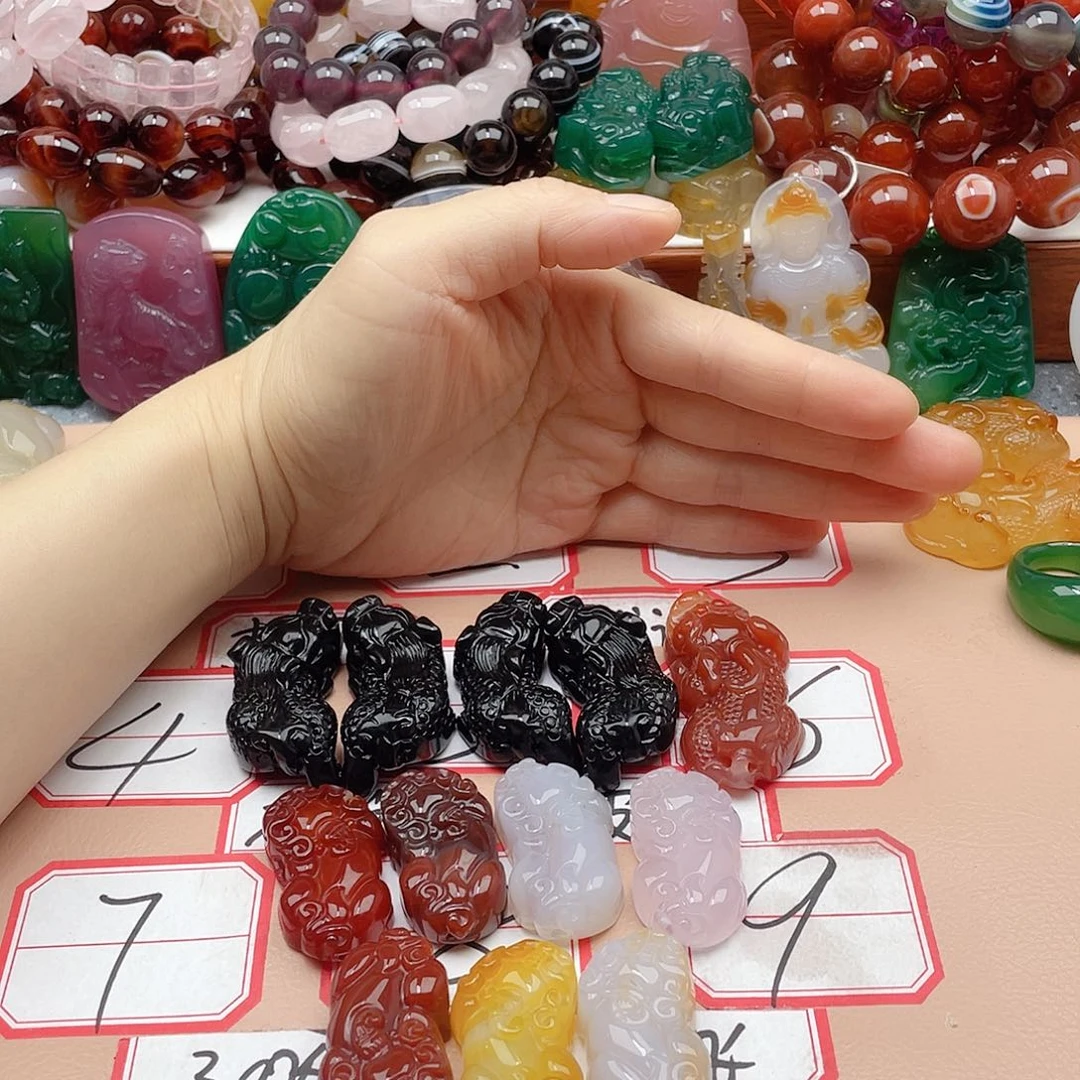 玛瑙/玉髓颈饰合金明**遂