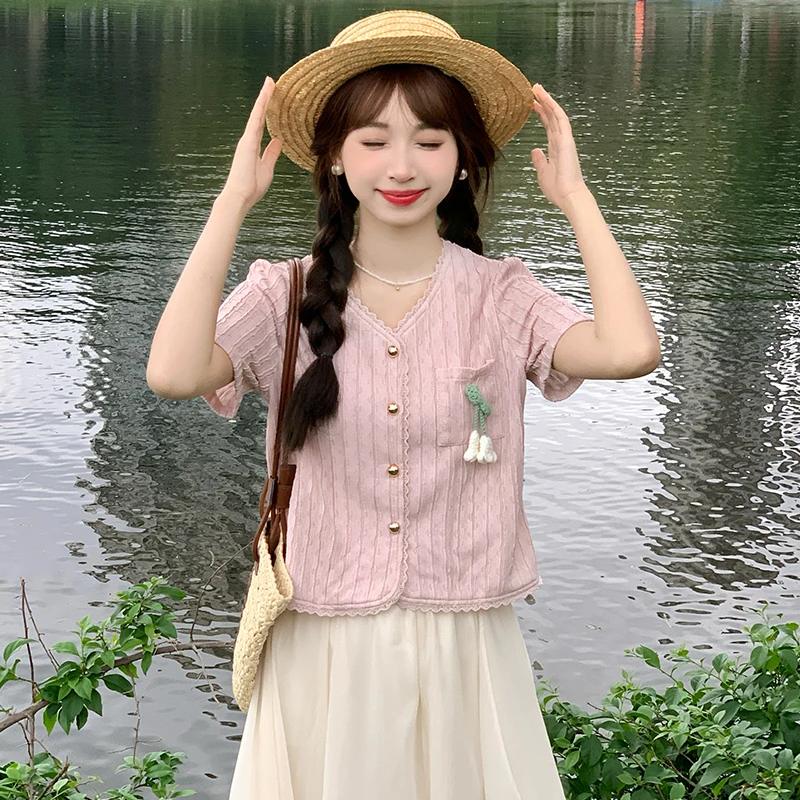 慕兔法式v领单排扣设计感衬衫女2024夏季温柔风休闲新款短袖上衣