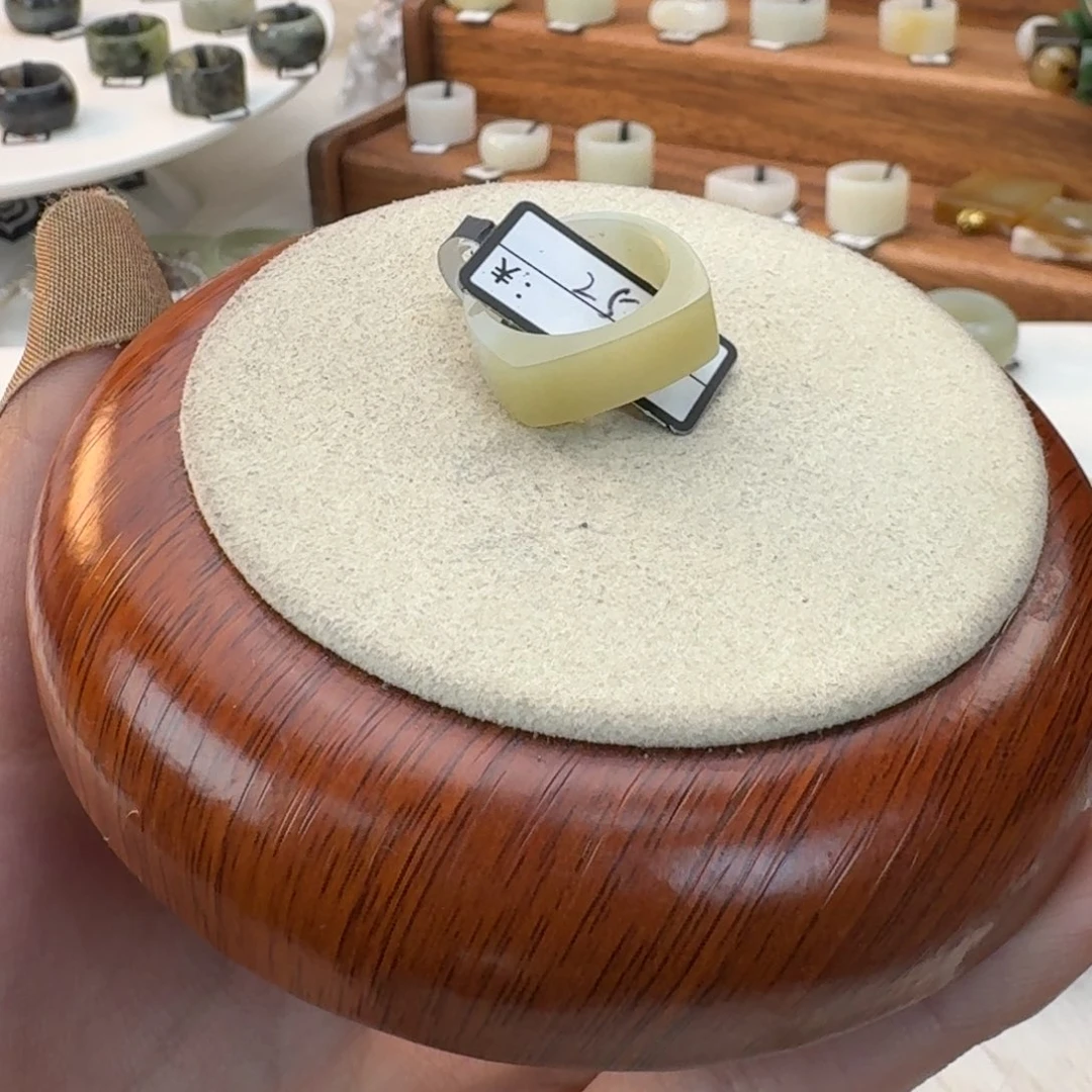 和田玉未镶嵌戒指飘糖马鞍16.4mmj151