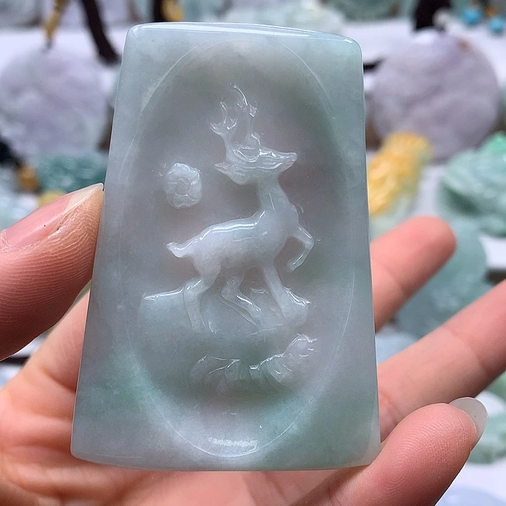 翡翠未镶嵌颈饰鹿牌福利