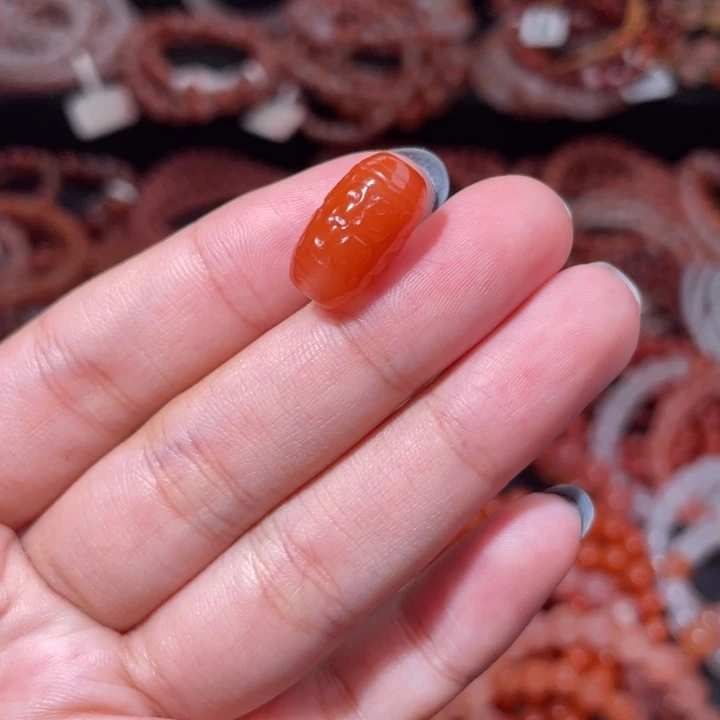 南红玛瑙未镶嵌回纹桶珠2463