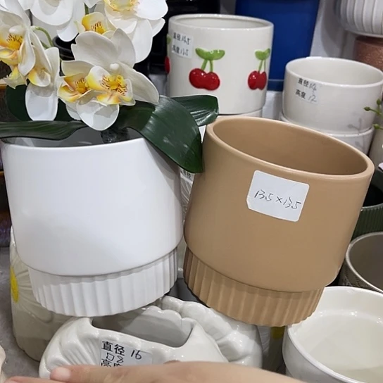 多肉绿植陶瓷花盆9.9包邮，有孔