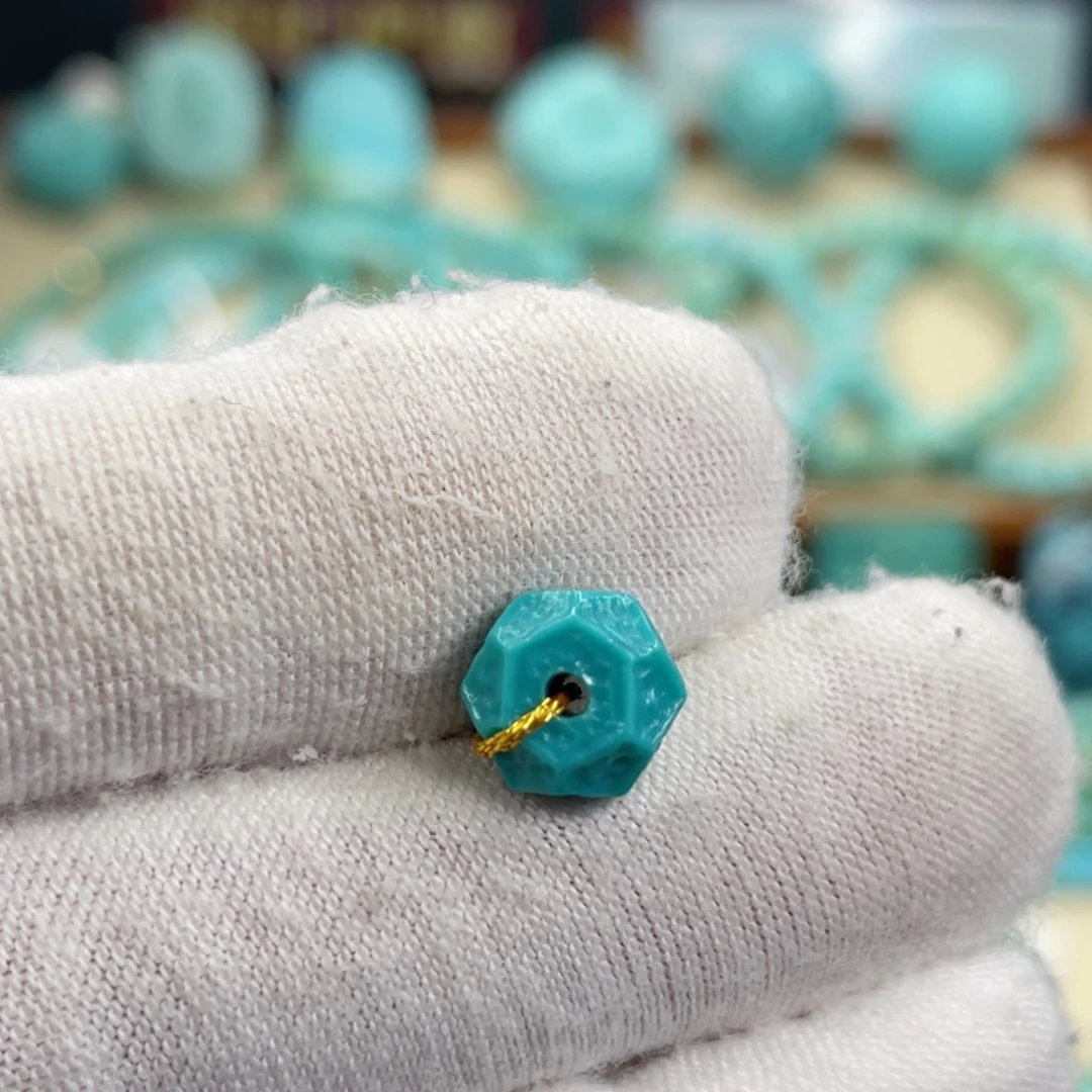 绿松石未镶嵌挂件