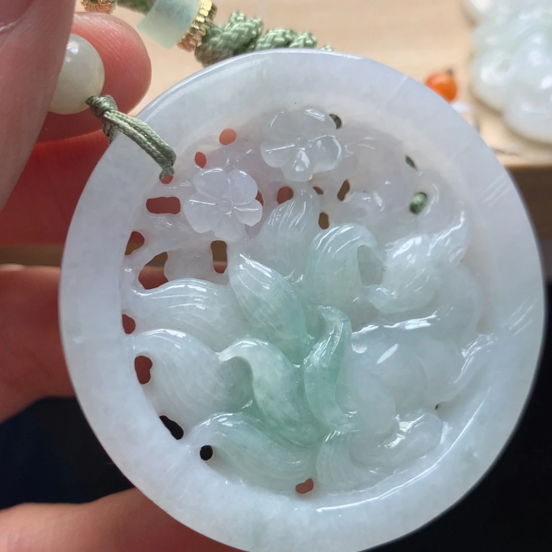 颈饰未镶嵌翡翠吊坠