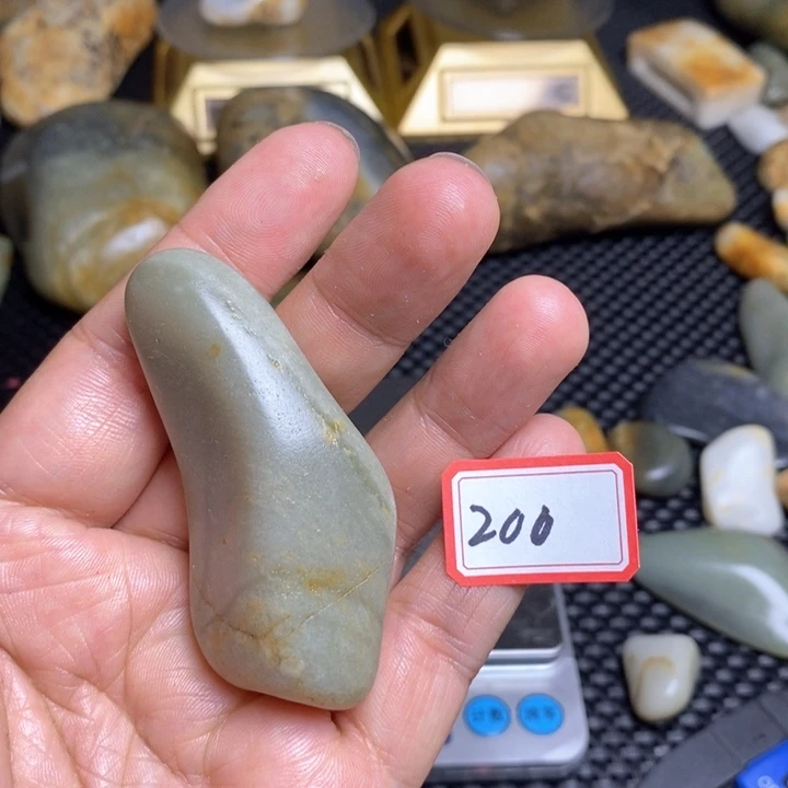 未镶嵌和田玉把件200