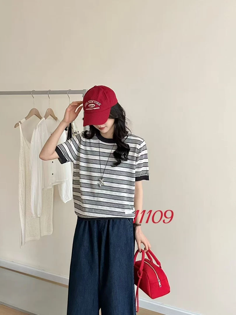 条纹短袖圆领拼接露背休闲风T恤撞色宽松纯欲辣妹风