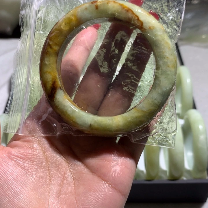 理***理未镶嵌蛇纹石玉手镯