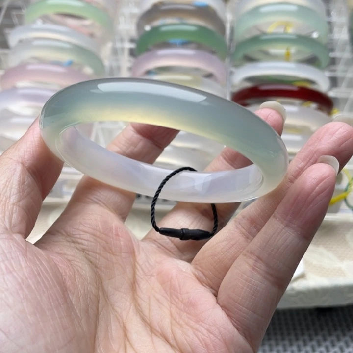 玛瑙/玉髓未镶嵌手镯56圈口