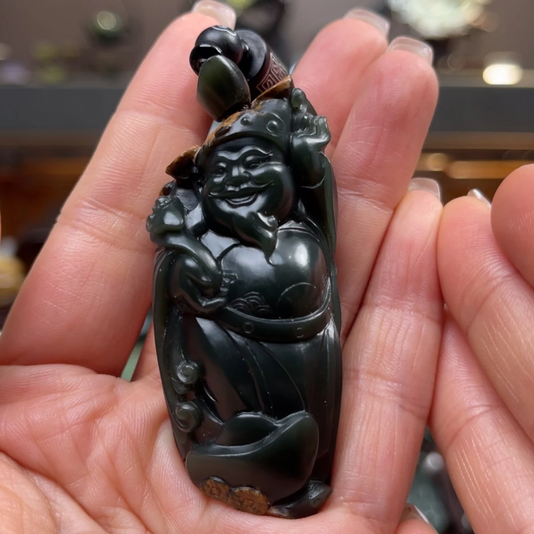 岫岩河磨玉（透闪石质玉）把件未镶嵌白***佬