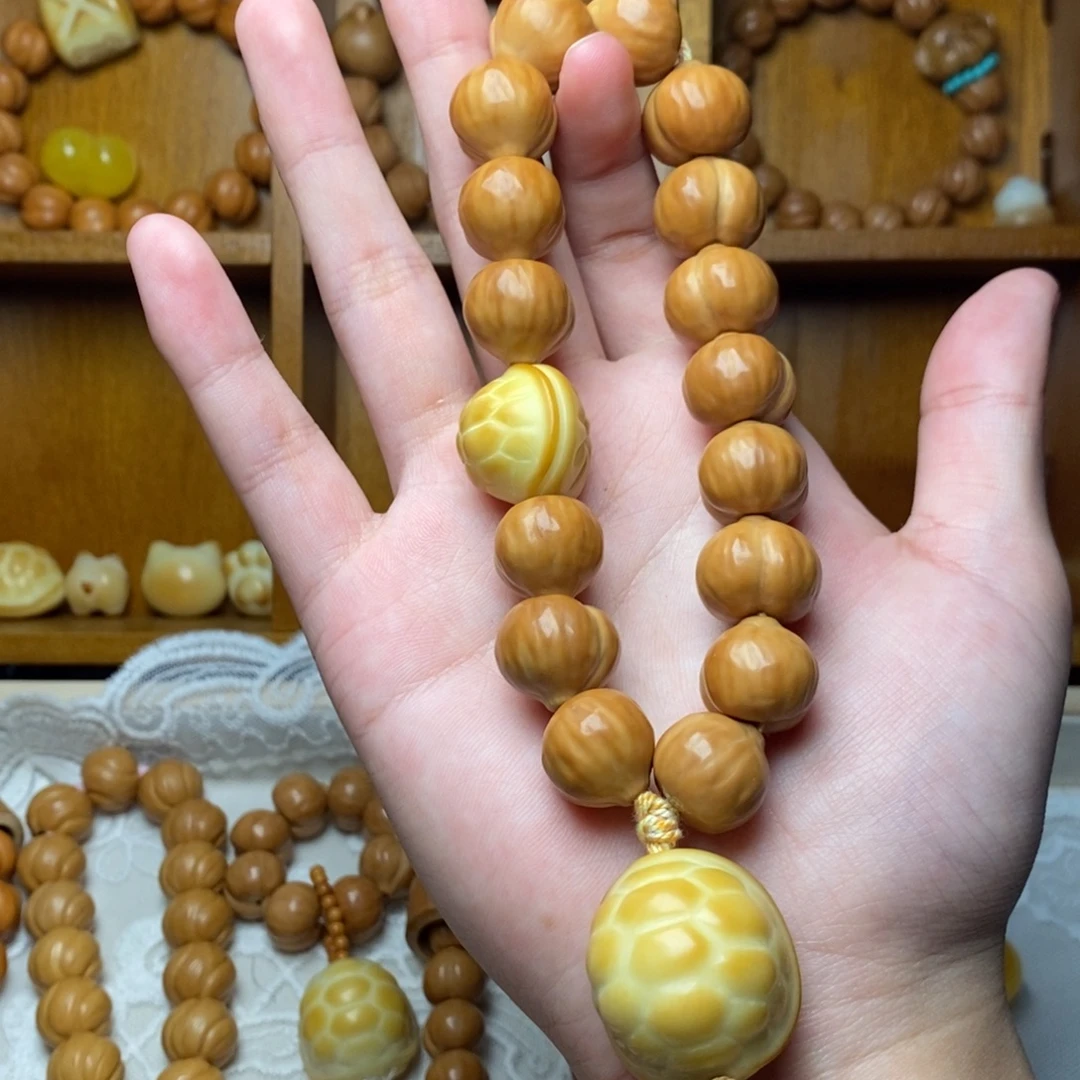 猴头核桃把件屁桃