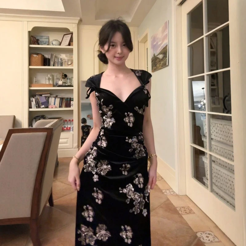 复古独特超好看V领印花修身包臀长裙时尚气质感连衣裙2025年夏季