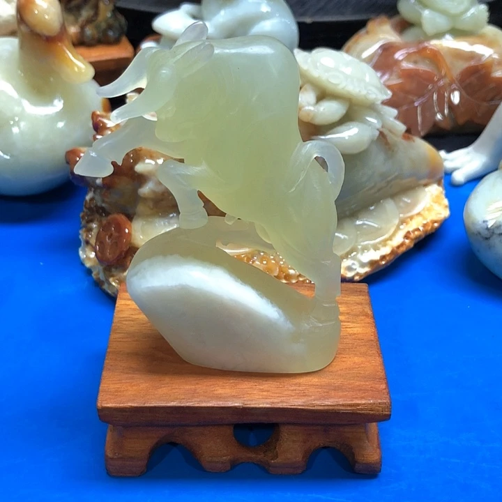 爱***达石材家居装饰摆件牛气冲天