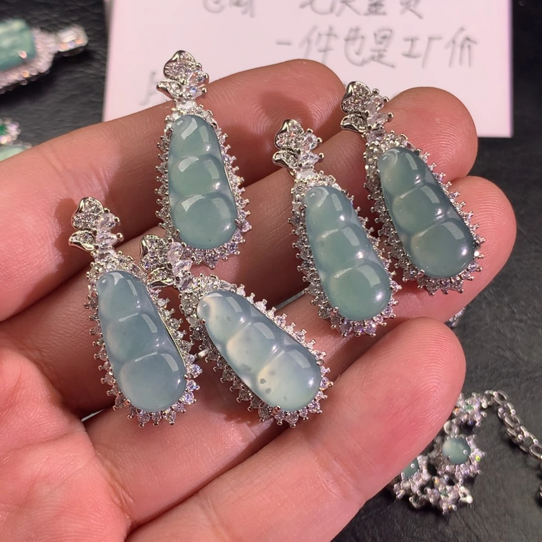 翡翠颈饰未镶嵌福豆