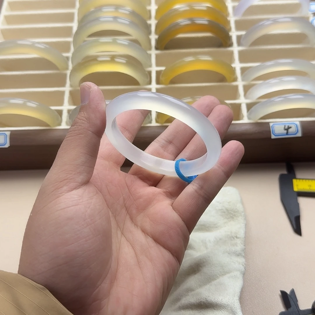 玛瑙/玉髓未镶嵌手镯58.2圈口