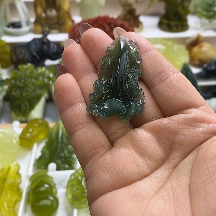 1***姐蛇纹石玉未镶嵌颈饰