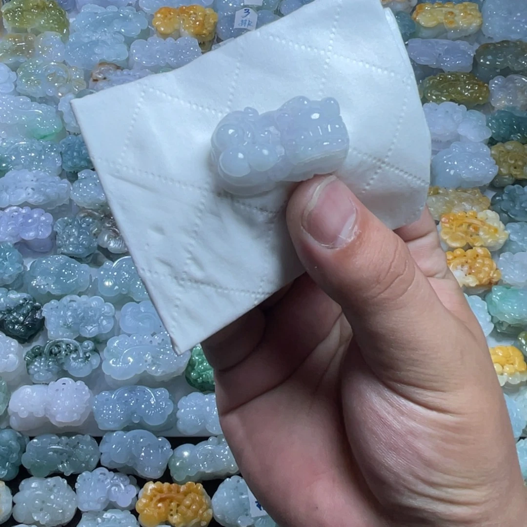 颈饰未镶嵌翡翠天然