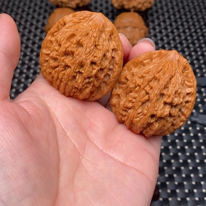 蔡***蔡吊坠文玩核桃8虎头41