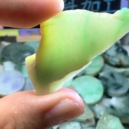 翡翠未镶嵌颈饰285258