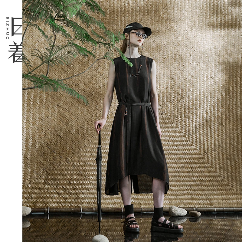 【商场同款新品】日着原创2025春季扎染印花收腰无袖连衣裙RD1155L3