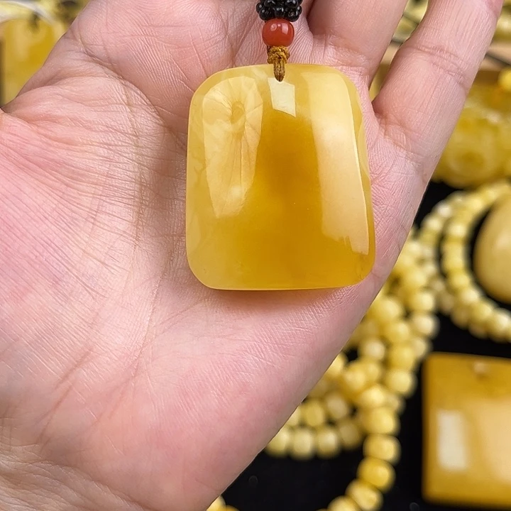 琥珀颈饰未镶嵌琥珀