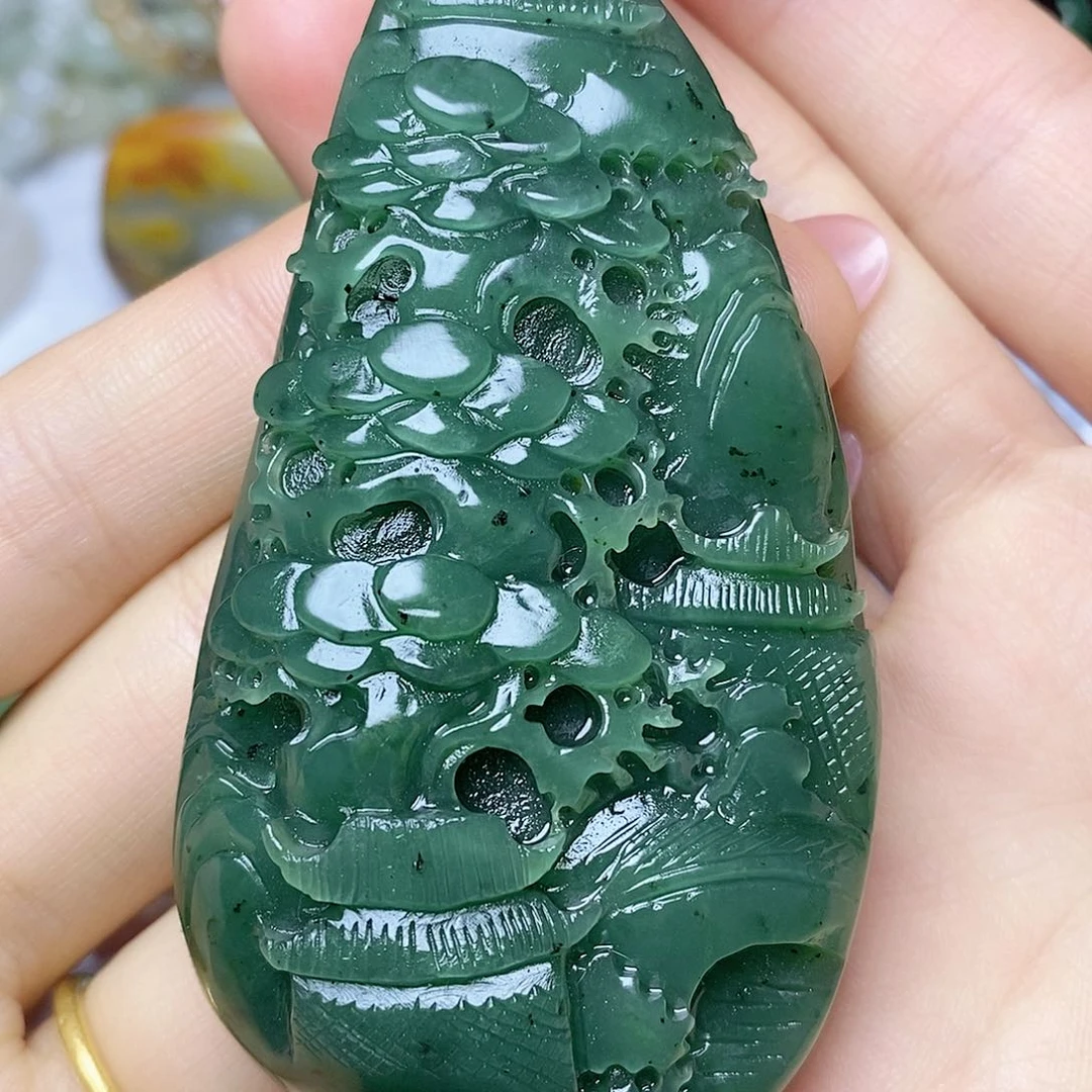颈饰未镶嵌和田玉碧玉菠菜绿山水牌秒杀1500