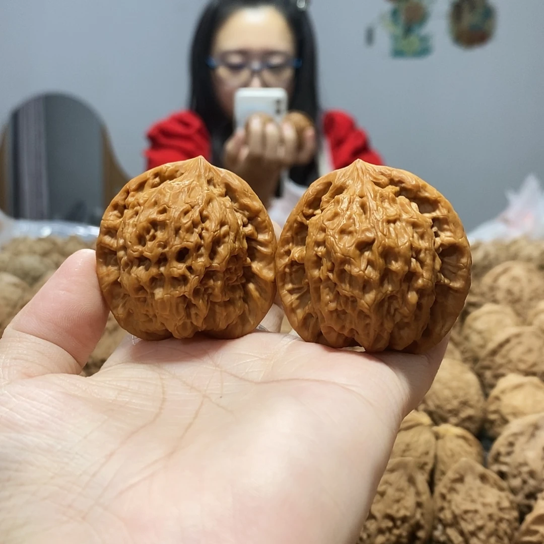 文玩核桃吊坠金公子43修已打底