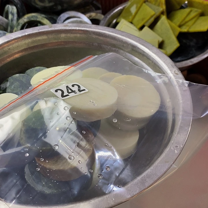 蛇纹石玉未镶嵌珠宝半成品永****才
