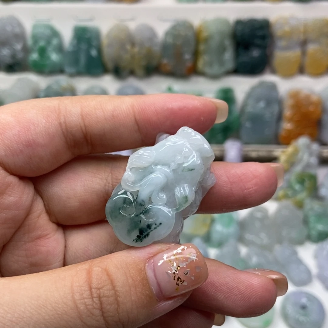 吊坠(赠链)未镶嵌翡翠口含珠
