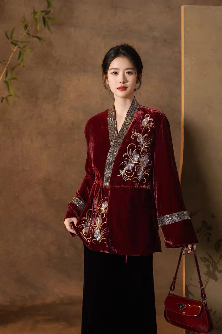 南油朱朱红色丝绒亮片外套425