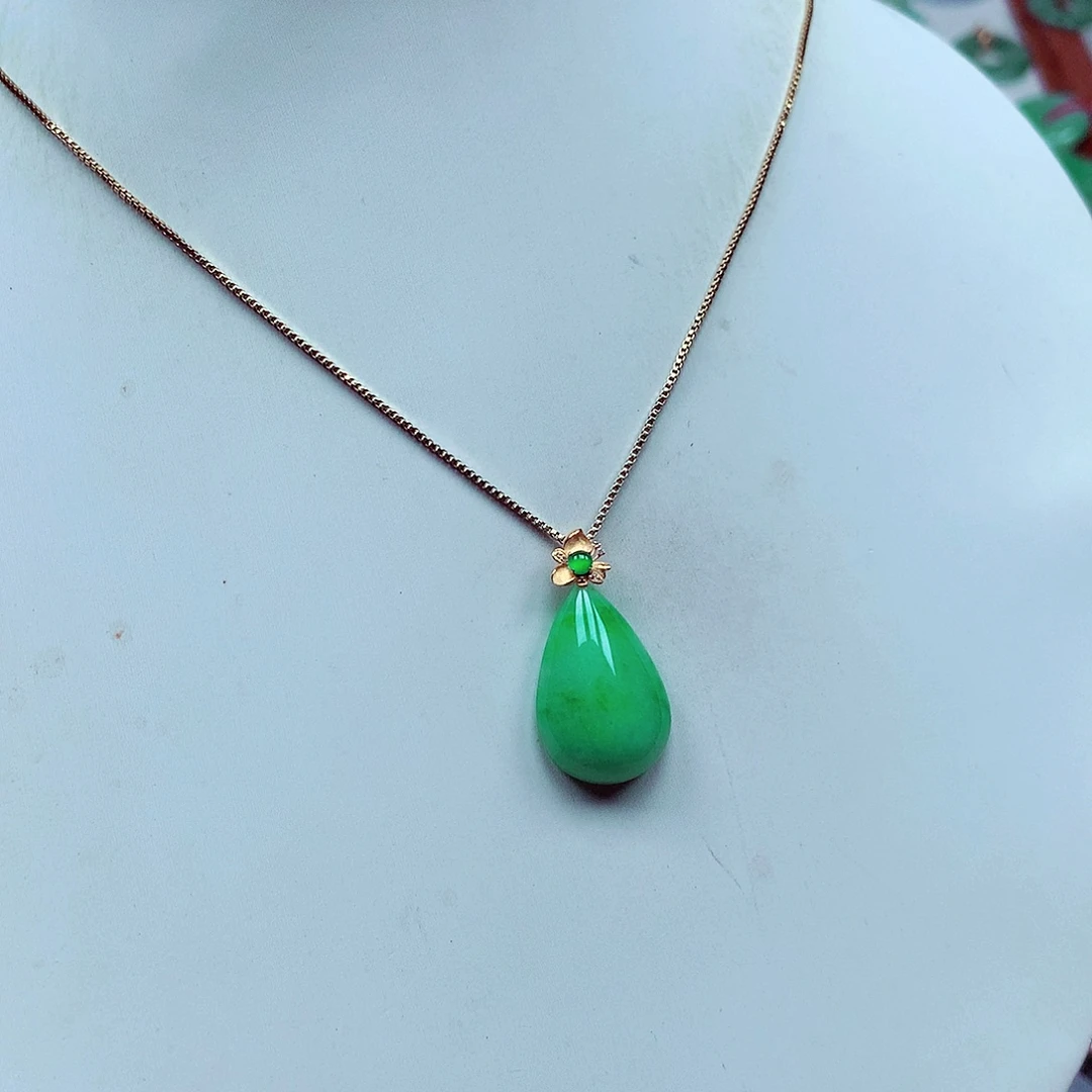 翡翠18K金镶嵌颈饰天然翡翠A货