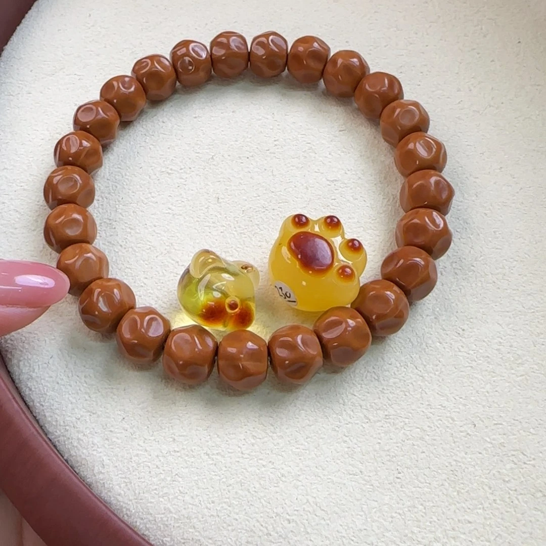 琥珀颈饰未镶嵌琥珀
