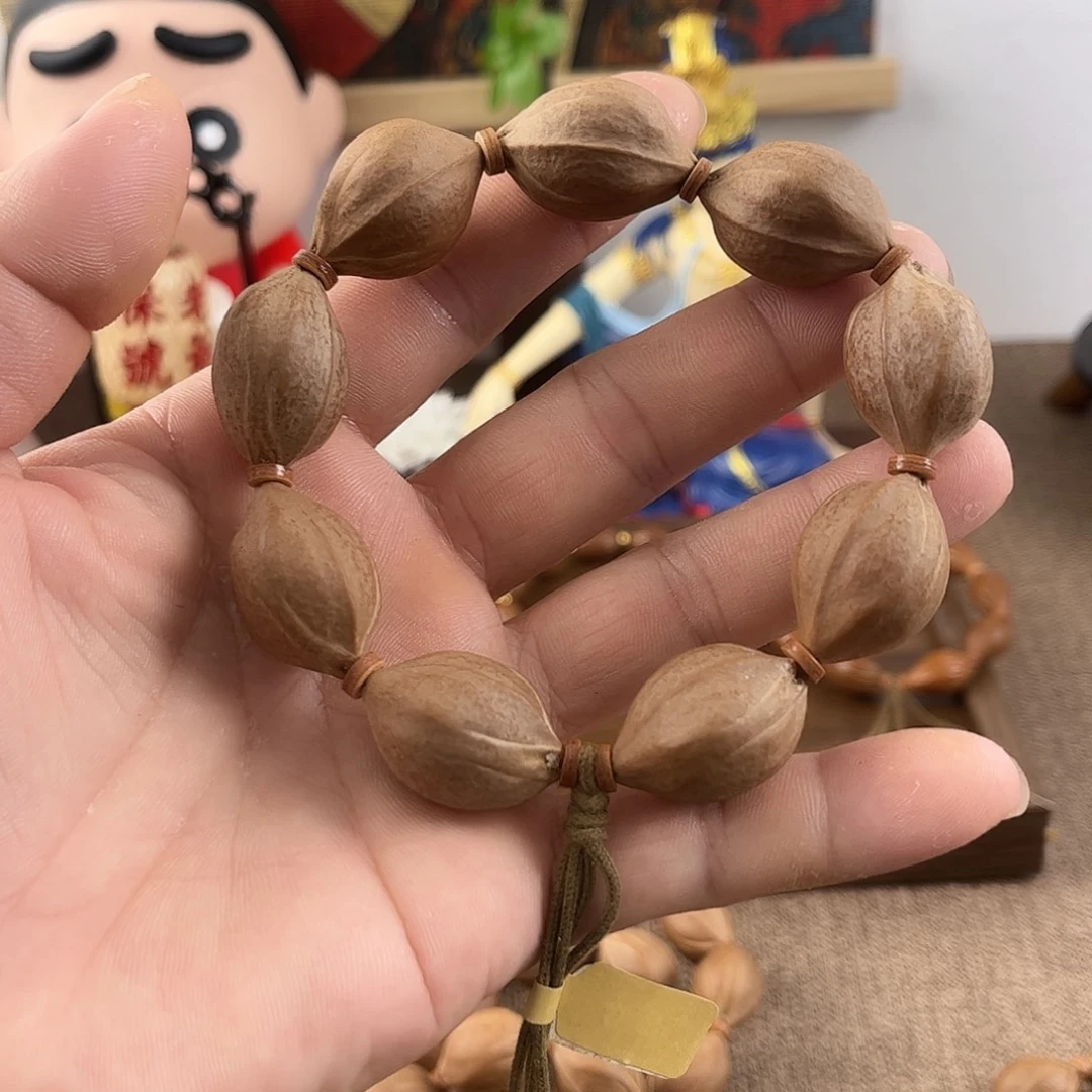 橄榄核手串鲨鱼背