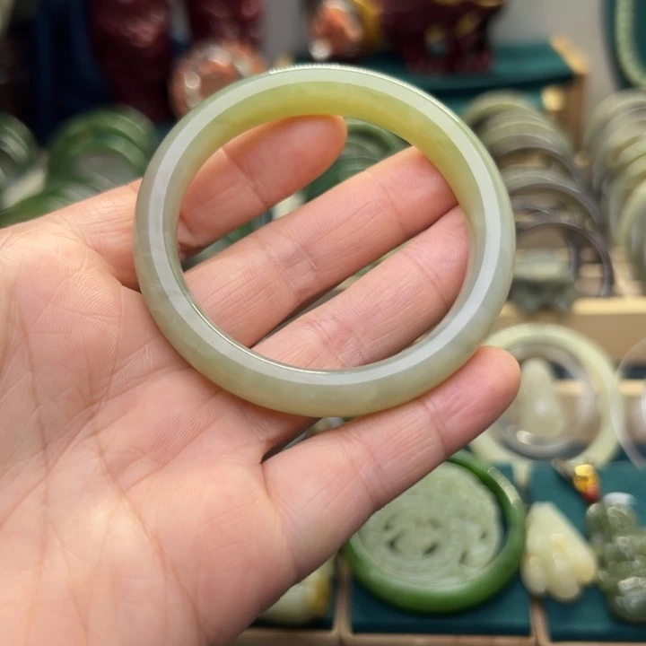 和田玉手镯未镶嵌53.1圈围M316