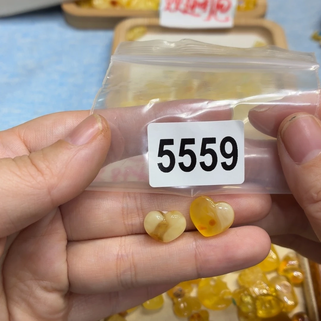 琥珀未镶嵌珠宝奇石