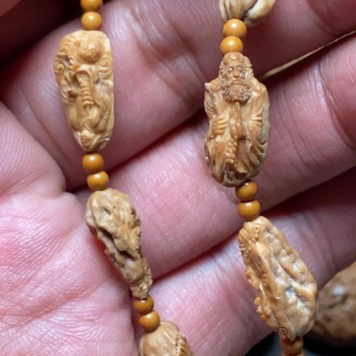 画***心核桃把件风味纯手工核桃雕刻群仙