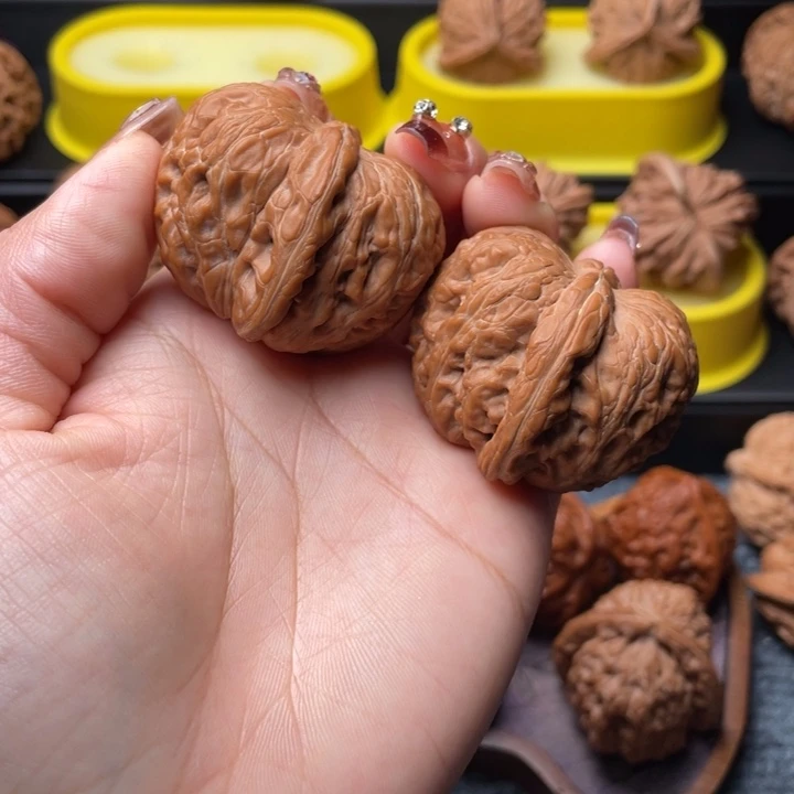 文玩核桃把件元宝