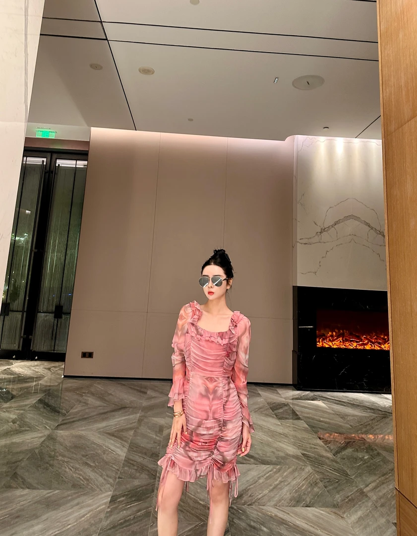 DL乐乐家【情迷法兰西】破碎感荷叶边下摆木耳边修身显瘦轻熟连衣裙