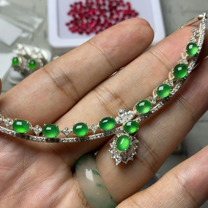 定制翡翠未镶嵌龙石5-6mm