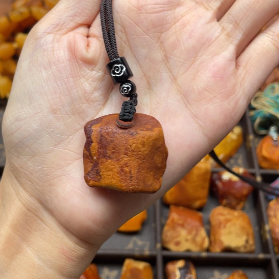 琥珀未镶嵌珠宝奇石