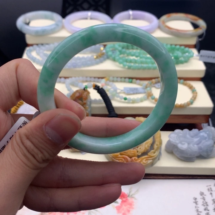 翡翠未镶嵌手镯手镯