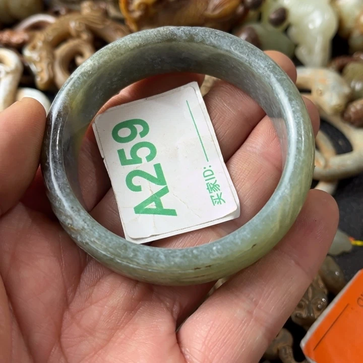 和田玉颈饰未镶嵌云