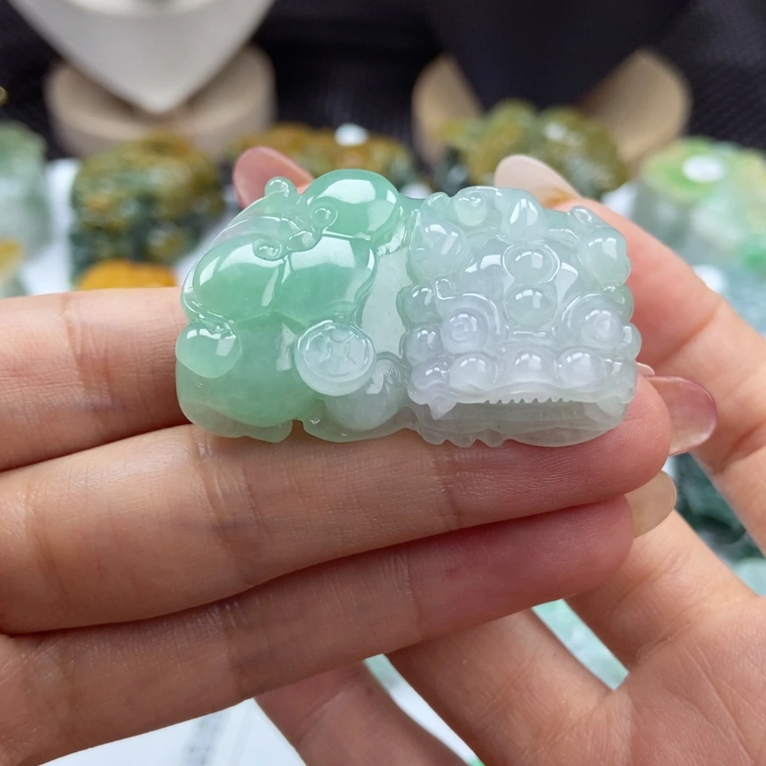 颈饰未镶嵌翡翠A33 冰晴绿霸王貔貅