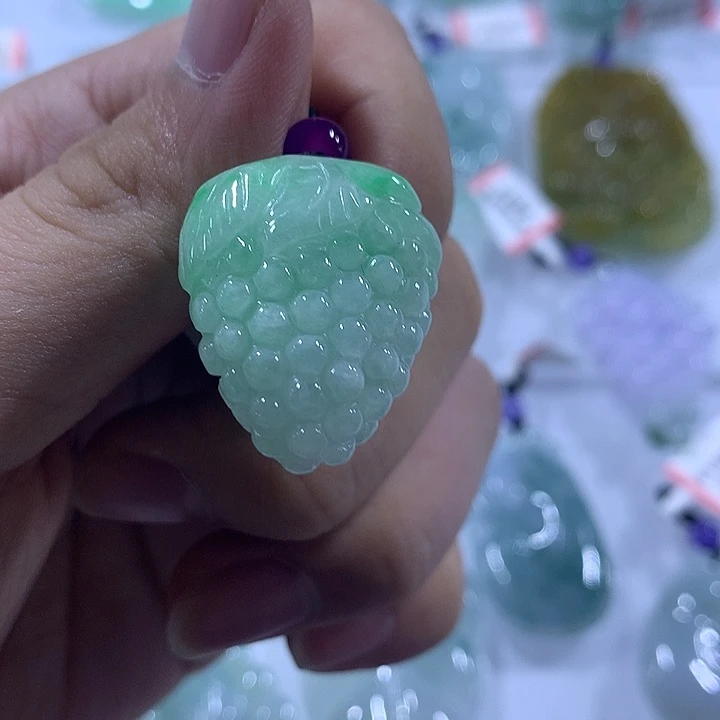 翡翠未镶嵌颈饰天然翡翠A货吊坠