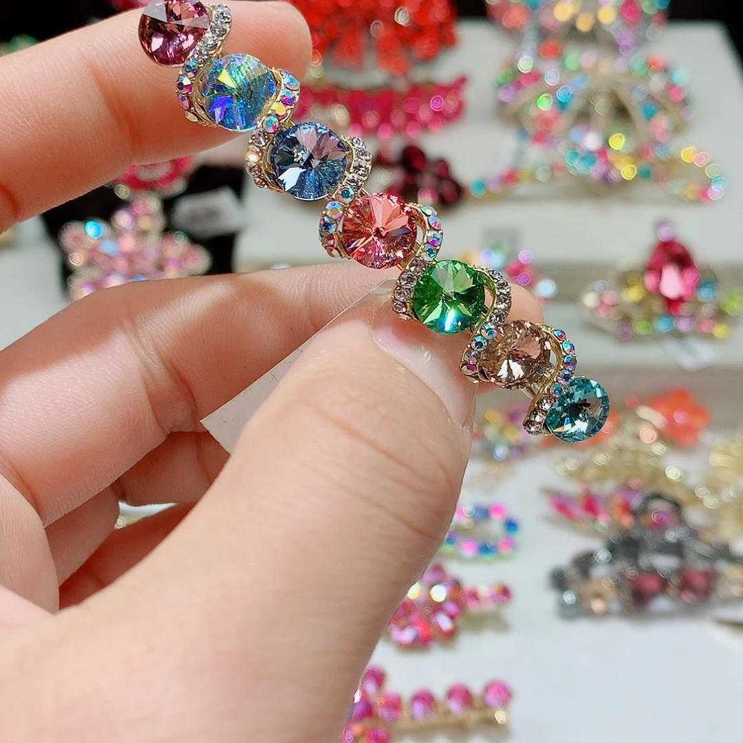 皮质铁合金发饰等